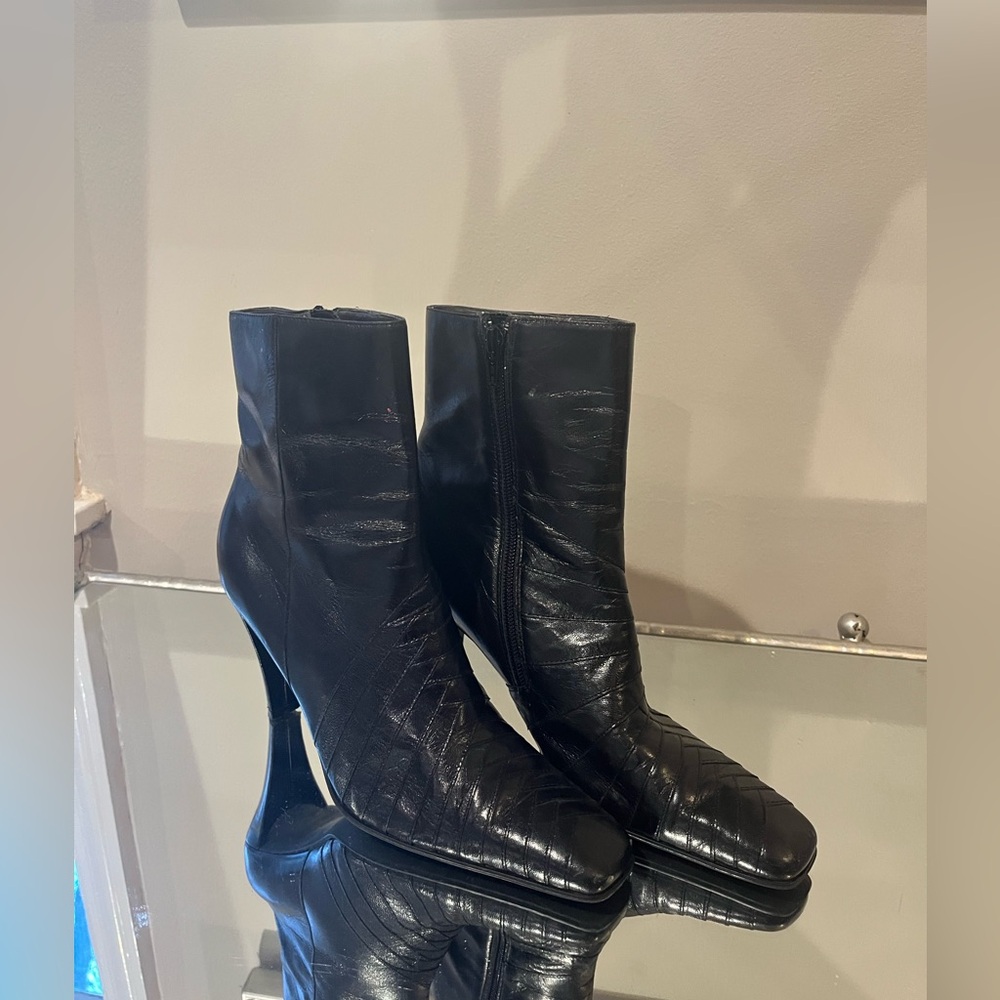 Ann Marino Real Leather Elegant Pointed Toe Black Ankle Boots